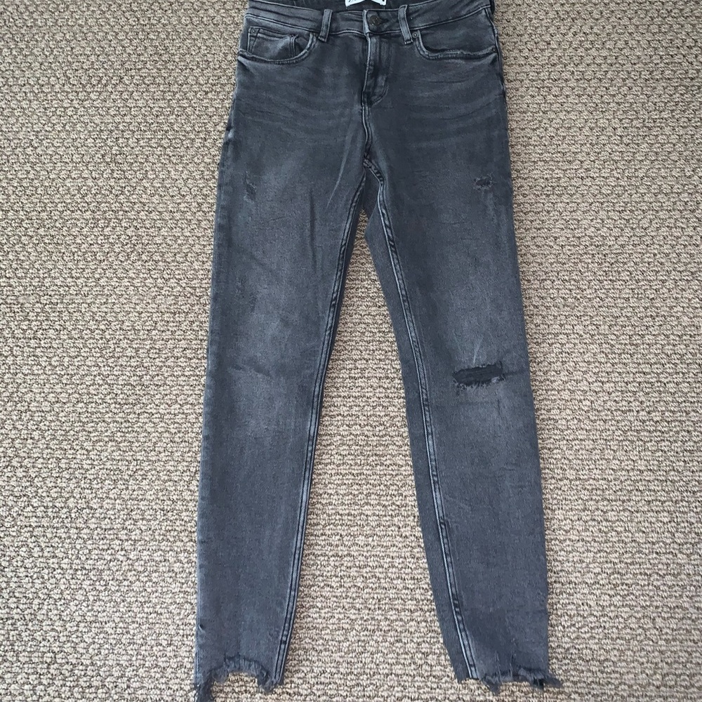Black ZARA distressed jeans